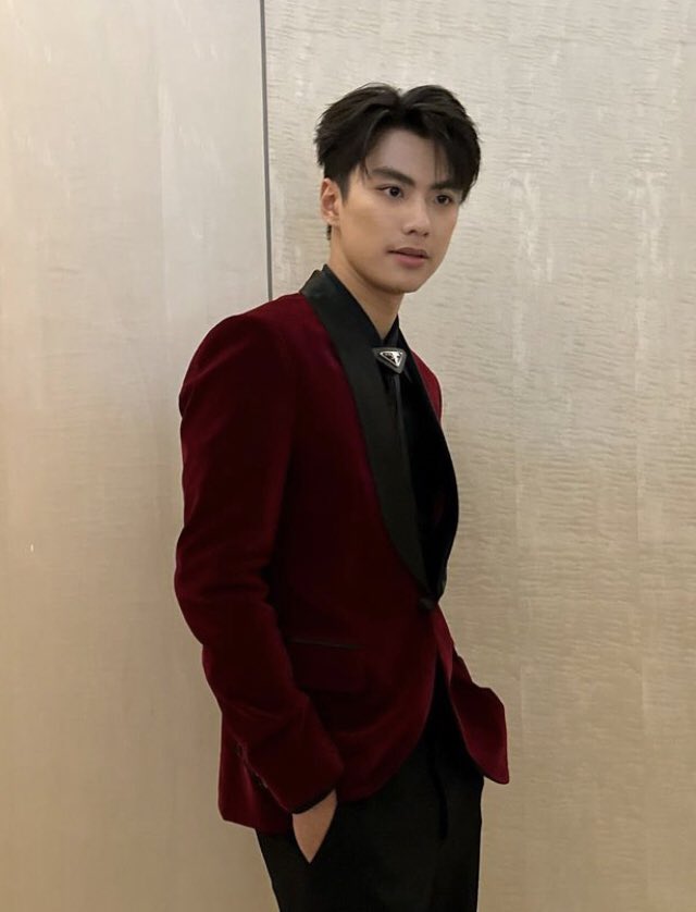 seung2lte's tweet photo. Pies de ohm pawat 😍🤤feet of ohm pawat 😳🤤
#feetfetiche #fetichedepies #BL #gay #actorBL #ohmpawat https://t.co/tz1We6ZfuM