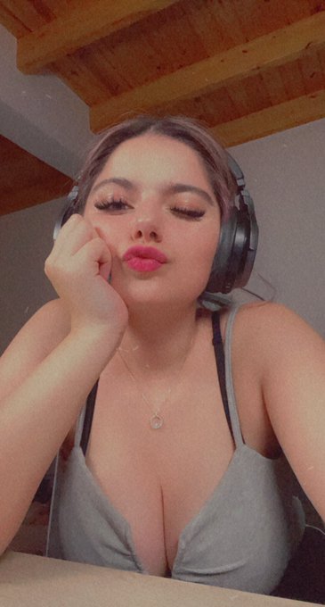 Buenas noches 😘 https://t.co/c99sylNtVd