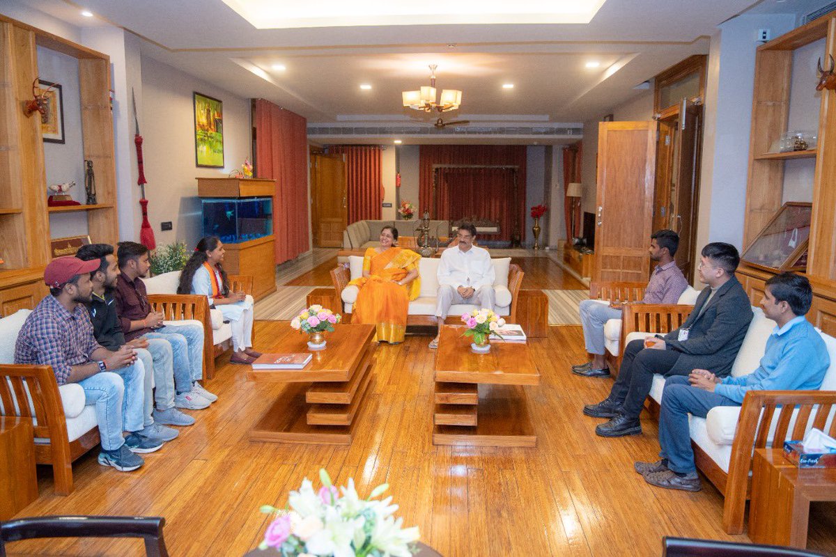 Met students delegation who came to Mizoram from other states under the Student Experience in Inter-State Living(SEIL), An initiative by Akhil Bharatiya Vidyarthi Parishad to promote national integration.

<a href="/ABVPVoice/">ABVP</a> <a href="/SEILOrgIn/">SEIL</a>