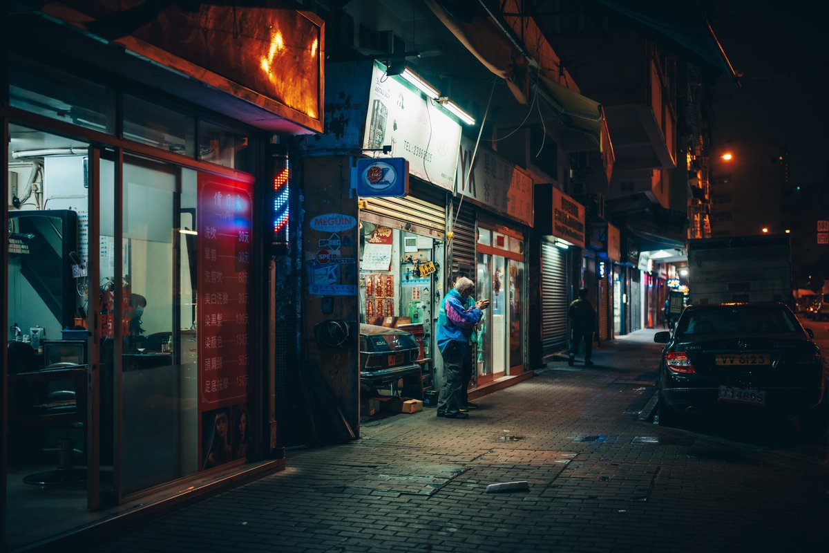 stfeyes's tweet photo. Back at it in the streets of Sham Shui Po https://t.co/bCwYd22RSR