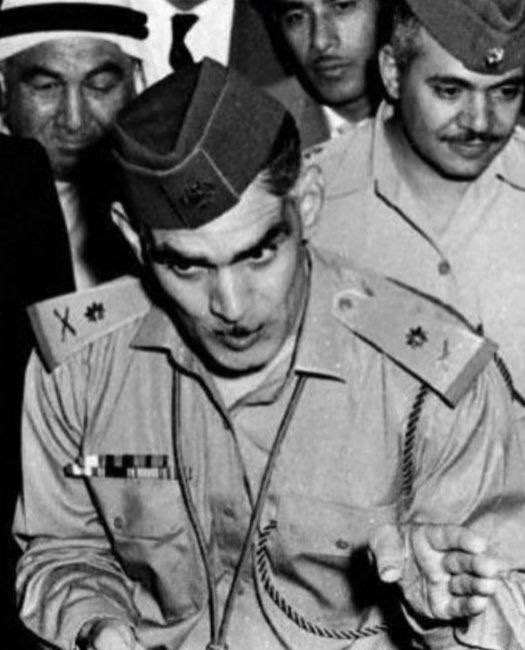 RGXMR2004's tweet photo. كانت ثورة عظيمه لشعب احمق ' https://t.co/yeEvoyV6aH