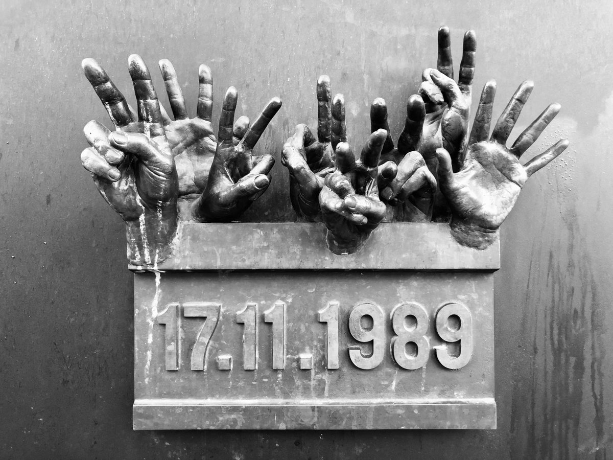 #OnThisDay in 1989, the irrepressible spirit of #freedom made history in #Prague. Today It continues to inspire and move millions around the world. 

#VelvetRevolution #VáclavHavel #Democracy #November17th #SametováRevoluce #Forum2000