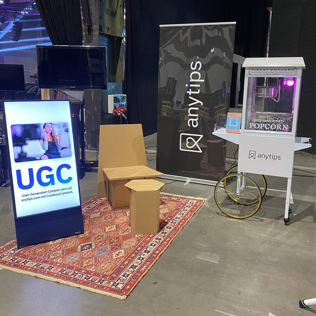 AidienAssefi's tweet photo. Sneak Peak auf unseren @anytipsDE Stand auf der @ConConvention.
Sprich mit mir über: #ContentCommerce, #AffiliateMarketing & #QRcodeShopping.
Als Highlight gebe ich 🍿 aus 😋 #ConCon22 https://t.co/16cpFnIL5Z