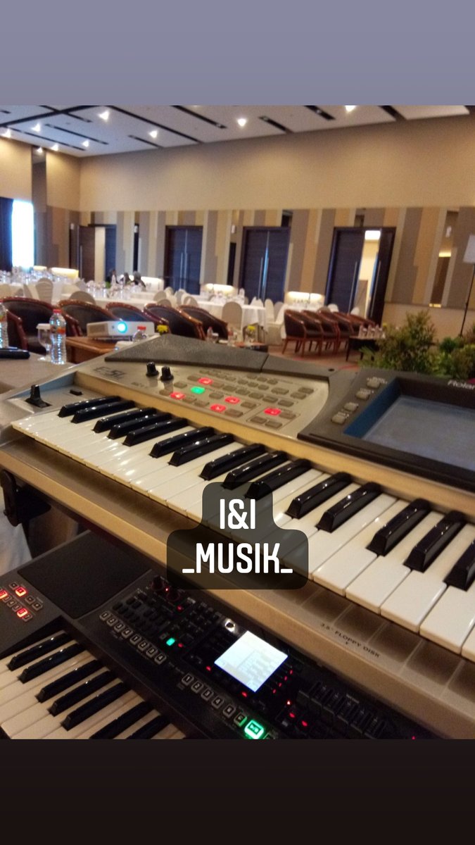 SoundsystemI's tweet image. Bertapa di ballroomhotel 😁
🎹🎤🎶🎼 ...
#orgentunggaljabodetabek #orgentunggalbekasi #orgentunggalcikarang #orgentunggaldepok #orgentunggaljakarta #orgentunggaltangerang #orgentunggalkarawang #orgentunggal
#entertainment #keyboardistindonesia #keyboardplayer