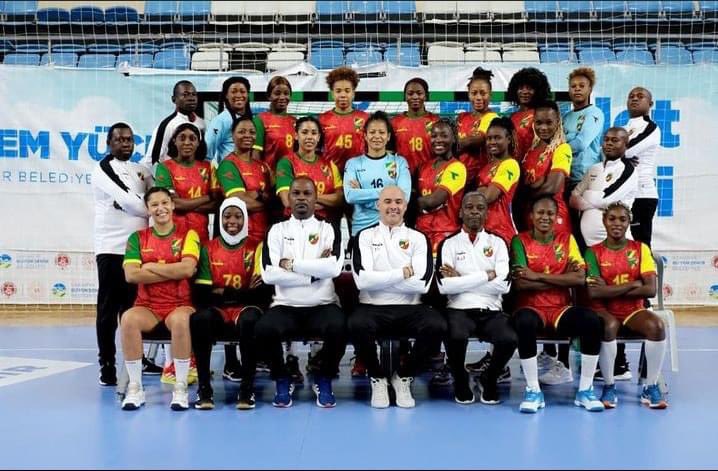 25e CAN SENIORS DAMES - #DAKAR2022 :  nos valeureuses filles se sont qualifiées pour les demies-finales et, par la même occasion, pour la coupe du monde.  BRAVO!!!!!! Notre handball féminin renaît de ses cendres. Vive le Congo !!!!  🇨🇬

#senegal2022