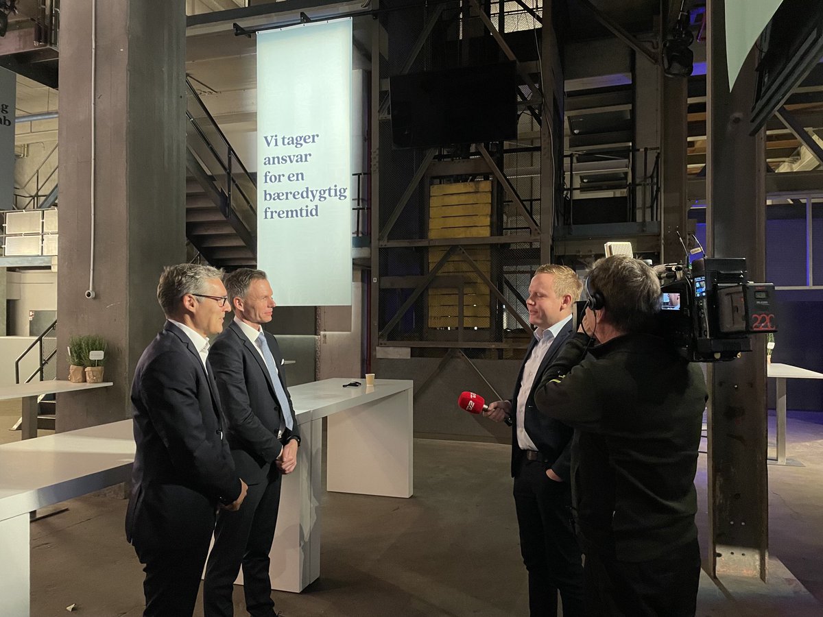 HansBGregersen's tweet photo. Forsikring &amp; Pension Årsmøde 2022 skydes i gang i TV2 kl.7.18 - Vi tager ansvar for en bæredygtig fremtid ! https://t.co/uYT50oHjPw