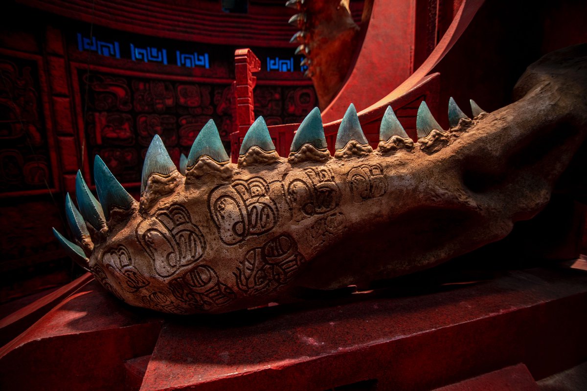 HannahEBeachler's tweet photo. Namor's throne seat.  A Magalodon jaw with Jade Teeth. The Hieroglyph carved in the bone reads, "This Jade Tooth Bites." I thought it was charming and dangerous like Namor. The piece was 12 feet tall by 10 feet wide.  It was BIG! https://t.co/lFypY6qRIH