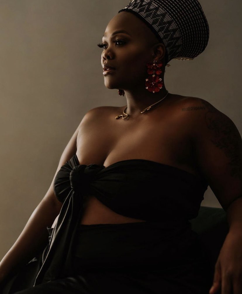 King_kokisa_'s tweet photo. #TheWifeShowmax
The most underrated wife is definitely Mandisa🔥👌🏽the only one capable of challenging the men https://t.co/yv5UF6ybBr