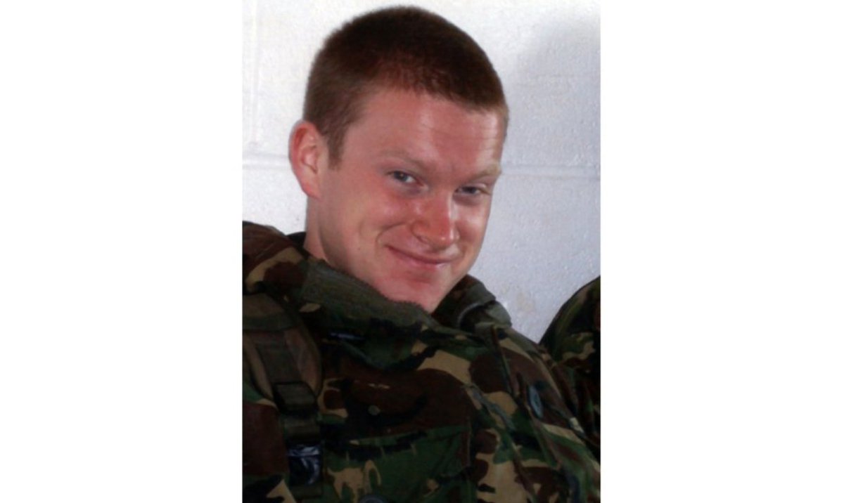 KeyserSosse's tweet photo. 17th November, 2010

Guardsman Christopher Davies, aged 22 from St Helens, and of 1st Battalion Irish Guards, was shot and killed by enemy small arms fire whilst on patrol in Nahr-e Saraj, Helmand Province, Afghanistan 

Lest we Forget this brave young man who gave his all🏴󠁧󠁢󠁥󠁮󠁧󠁿🇬🇧 https://t.co/UYTGnAgQvH