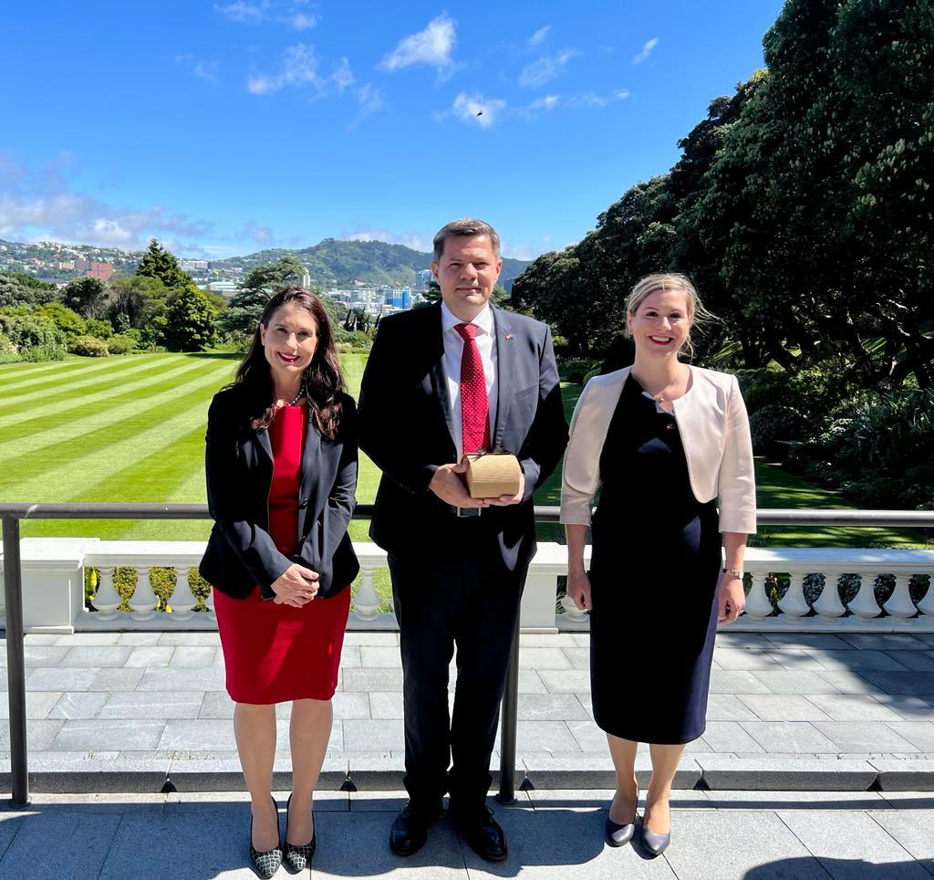 SwissAmbNZ's tweet photo. You can’t beat Wellington on a beautiful day ☀️🙏 https://t.co/UOefnLhfdl