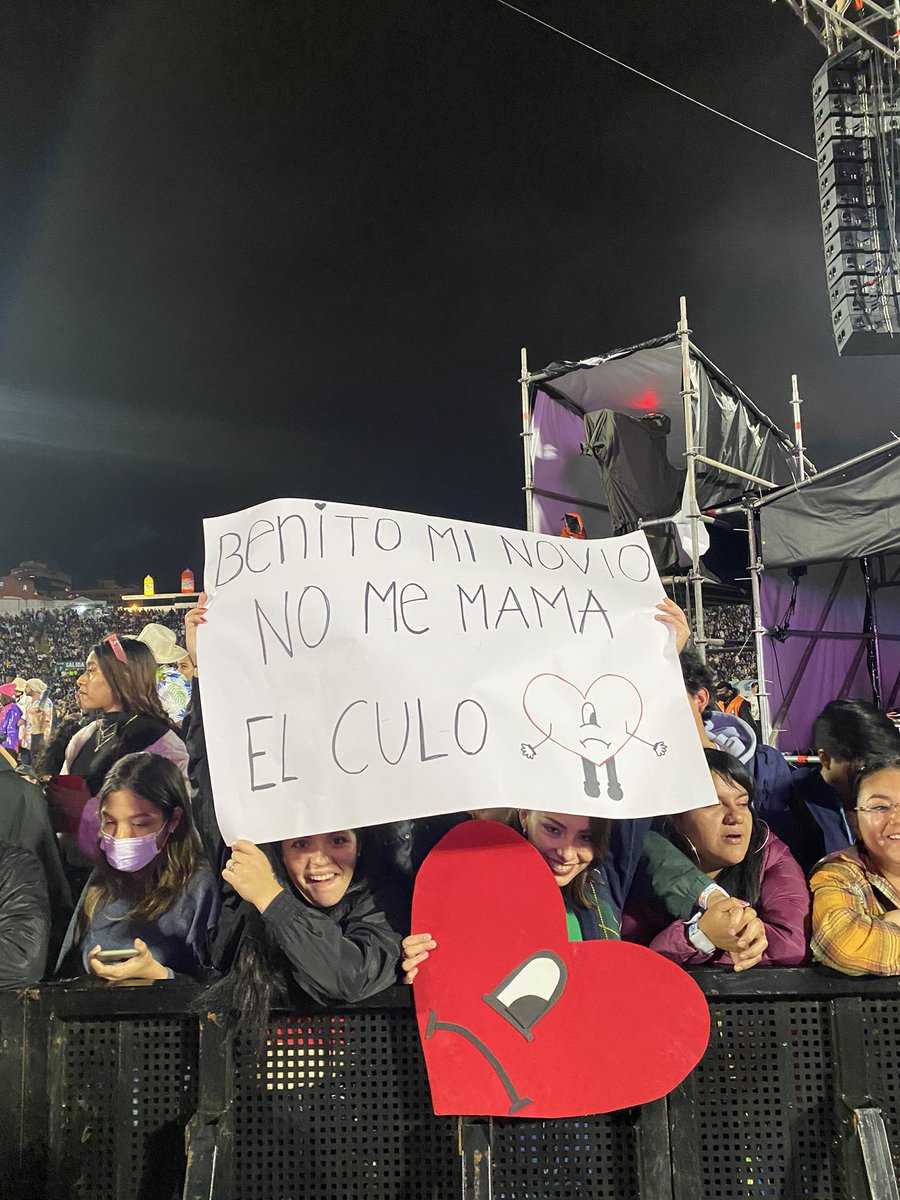 santiagobucaram's tweet photo. Concierto de Bad Bunny. https://t.co/a9P9A6iJpQ