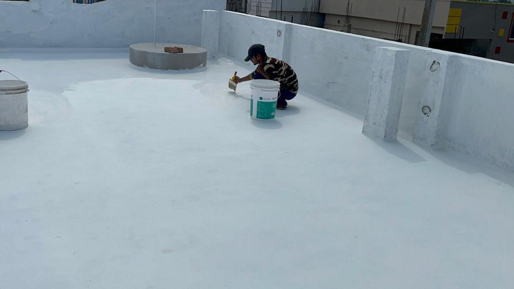 beep_india's tweet photo. #BEEP,  @ap_secm and @apstatehousing are facilitating cool roof adoption by showcasing its impact on thermal comfort in #AffordableHousing in #AndhraPradesh. @ASCIMEDIA is leading the performance monitoring study where demo projects will serve as ‘model houses’. https://t.co/NrHYbMmx08