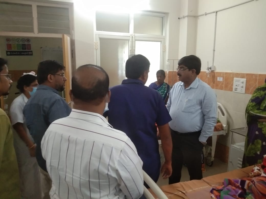 CTvvp's tweet photo. Surprise visit to Toopran-CHC Medak District #inspection  @trsharish https://t.co/fbLYGwi6IM