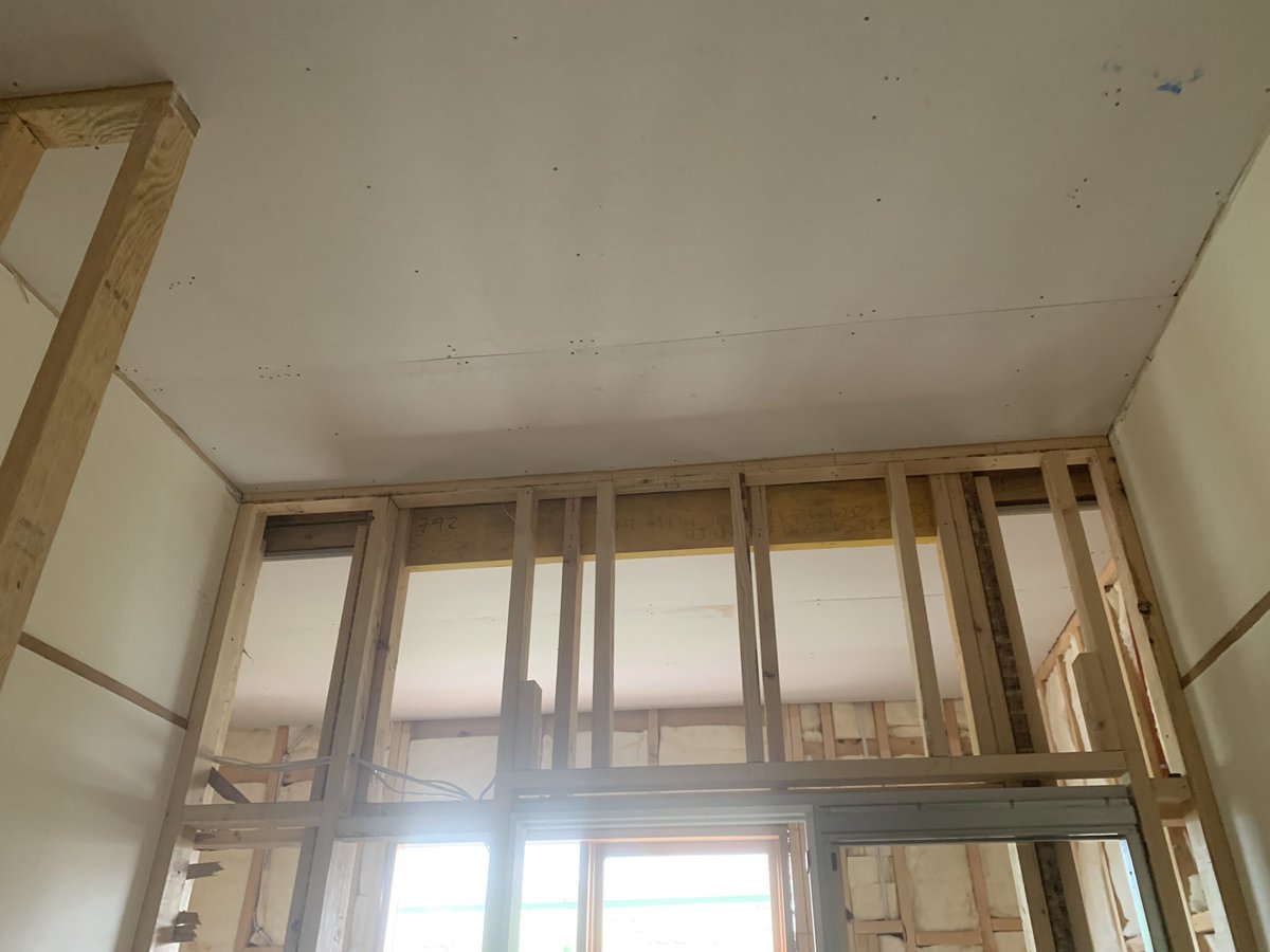 CleanPlaster's tweet photo. .
 Ceilings all up in Murrumbeena.

#cleanplaster #distinctlydifferent #melbourne #murrumbeena #plaster #squareset #luxuryhome #builder #design #architecture #cleanplastermelbourne #curvedwalls 
#siniat #siniataustralia  #curves  #awci #awcivic #awardwinningplasterers #victoria https://t.co/eqyc1XmaPN