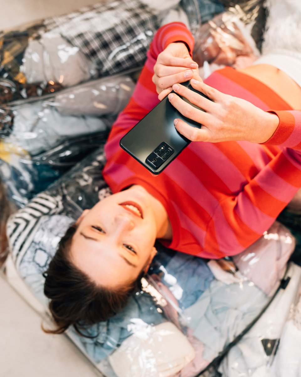 XiaomiThailand's tweet image. #RedmiNote11Series พร้อมกล้อง 108 ล้านพิกเซล ช่วยบันทึกทุกช่วงเวลาสำคัญด้วยรายละเอียดที่ดีที่สุด 🔥

🛒ช้อปเลย
Shopee : bit.ly/3fXJnCr
Lazada : bit.ly/33N7hhN
JD Central : bit.ly/33VIgkh

 #RisetoTheChallenge #108MPCamera