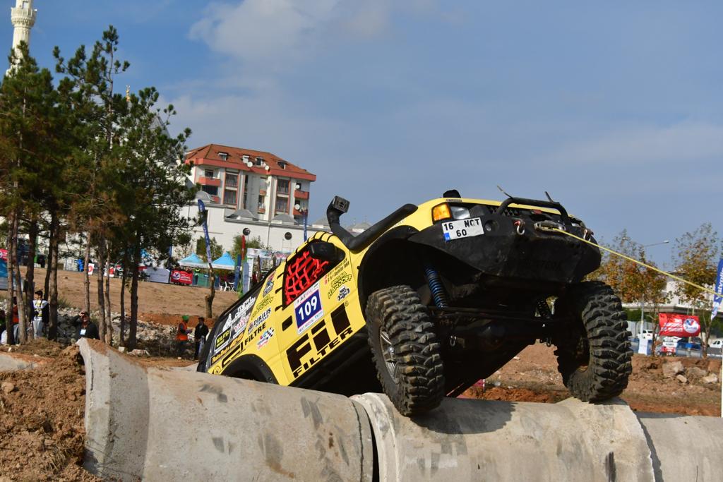 filfiltre's tweet image. Tosfed Off-road extreme yarışlarında 2.lik kazanan Hüseyin Esen ve Seyfullah Tahir'i ve bayimiz SELCAR'ı tebrik eder, başarılarının devamını dileriz.
Extreme koşullarda bile yüksek performans için Fil Filtre !

#wearefil #extreme #offroad #selcar #success