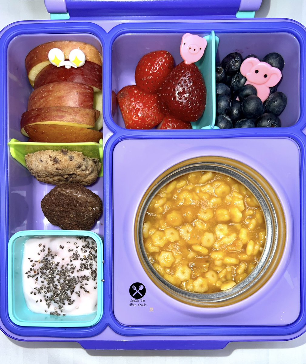 Zindzi_Foodie's tweet photo. Thursday 🌻
Pasta in hidden veggie gravy
Yogurt + chia seeds
Cookies 🍪
Apple 🍎
Strawberries 🍓
Blueberries 🫐
#zindzithelittlefoodie #whatmytoddlereats #whatmykideats #toddlermomlife #toddlermealideas #toddlermeal #omiebox #lusaka #zambia https://t.co/atXrE8TyGU