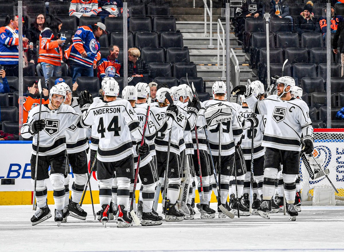 LAKings's tweet photo. 15 LA Kings recorded at least one shot block tonight 😤

TEAM. EFFORT. https://t.co/ti8WlDWYdU