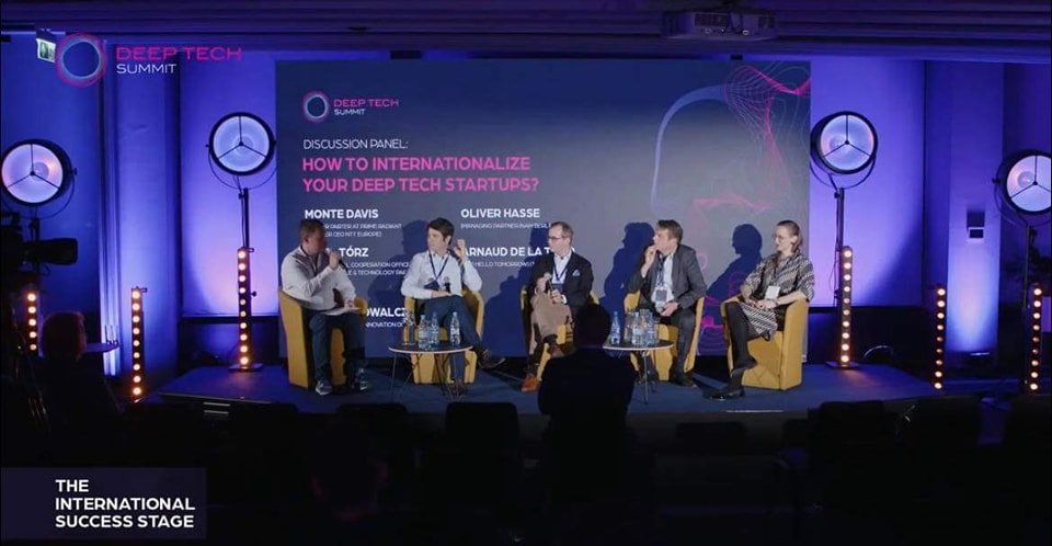 Deep Tech Summit to najważniejsze w Polsce wydarzenie, mające połączyć innowatorów, przedsiębiorców i naukowców.  Nasz Park reprezentowała Anna Tórz, która była jedną z prelegentek w panelu dyskusyjnym "How to internationalize your #DeepTech Startups?"