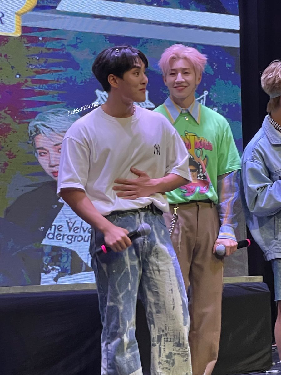 jooansvocalcord's tweet photo. this the sunghyuk can you show us your abs moment xD
#TAN #ToAllNations #TANPHTour #ํฐ์์ด์ #TANwithSBTC #SODA #PHSODA #Sunghyuk #์ฑํ https://t.co/Fi4aJjgAW5