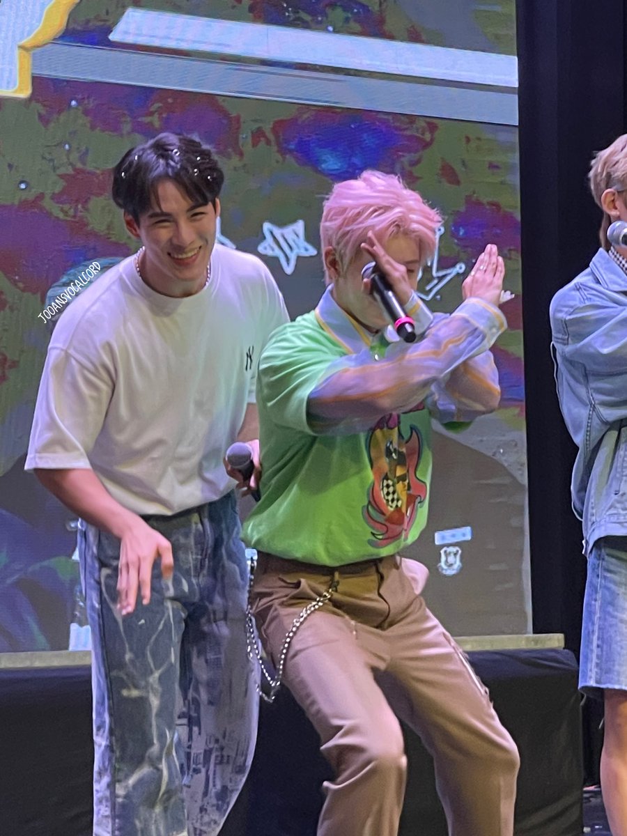 jooansvocalcord's tweet photo. this the sunghyuk can you show us your abs moment xD
#TAN #ToAllNations #TANPHTour #ํฐ์์ด์ #TANwithSBTC #SODA #PHSODA #Sunghyuk #์ฑํ https://t.co/Fi4aJjgAW5