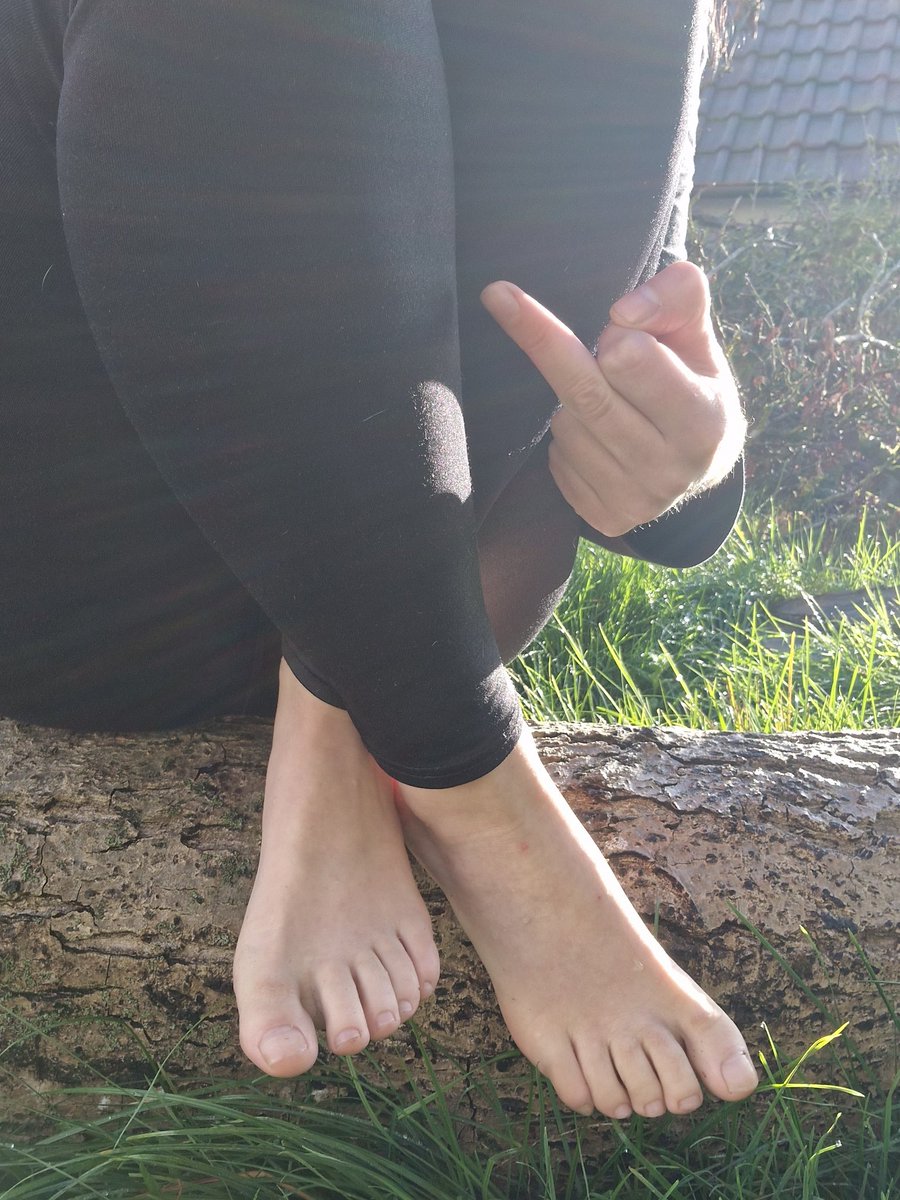 GMinniemex3's tweet photo. Guten Morgen ๐!
Ab in meine DMs und wรผnscht ihn mir auch!
#zahlsklave #geldsklave #paypig #moneypig #cashslave #Sklave #fetish #Fรผรe #dreckigefรผรe #sub #findom #domina #cashgodness #Herrin #riechen #findompl #nogi #stopy #wachac #pani https://t.co/NasFoclZjk