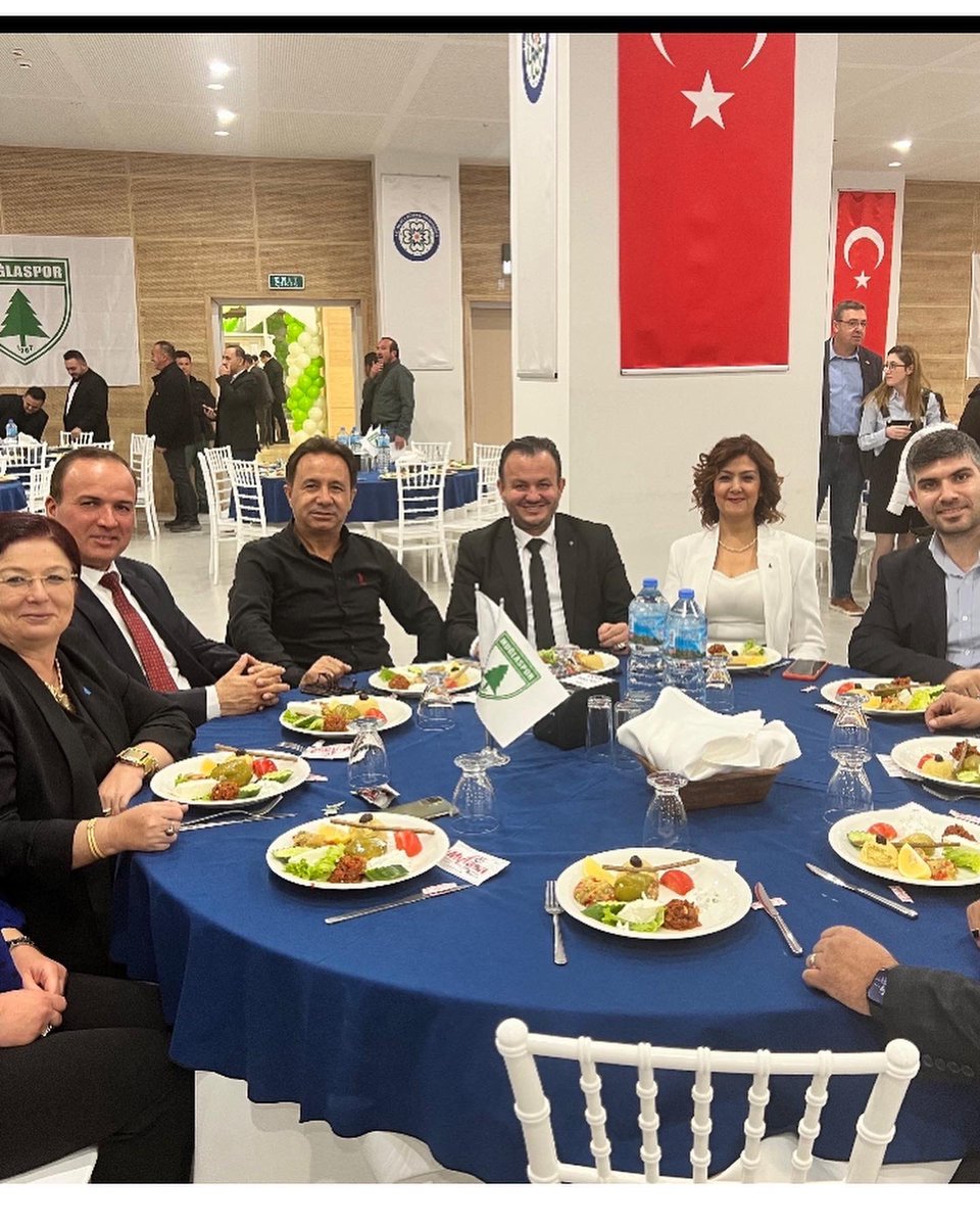 OzenKocasar's tweet photo. Deva partisi il yönetimi olarak Muğlaspor Dayanışma yemeğine katılım sağladık #sporcuyadestek
#Sporvesporcununyanındayız
Başarılar diliyoruz 🙏🏻
@devapartisi @alibabacan @mugladeva @GencDevaMugla @emrahcay_48 @cetinntatli @avmuhsinerdem @bayramoglu_89 https://t.co/MVeyEUept5