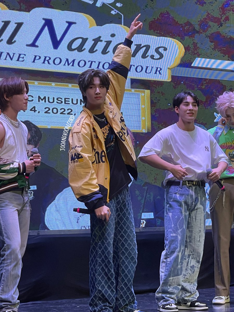 jooansvocalcord's tweet photo. JISEONG IS SO HANDSOME LIKE GOZZAMN BRO he bout steal my breath away ๐ฎโ๐จ (his aegyo is so cute too~~)
#TAN #ToAllNations #TANPHTour #ํฐ์์ด์ #TANwithSBTC #SODA #PHSODA #Jiseong #์ง์ฑ https://t.co/tesDFZHtS4