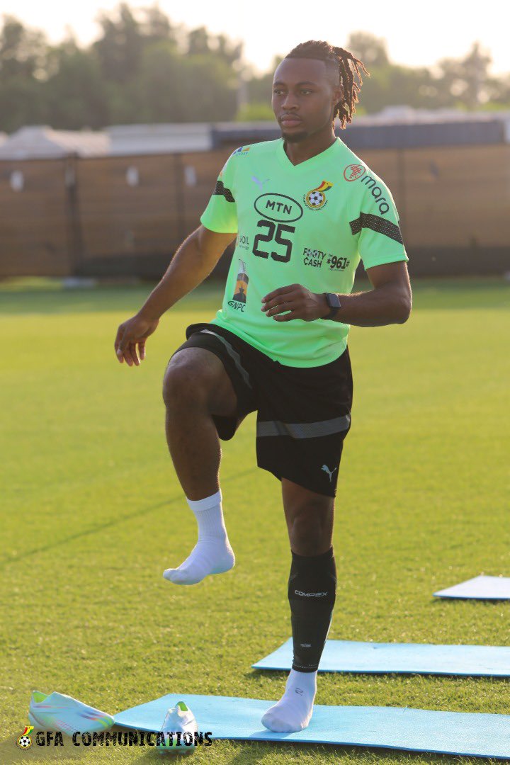 lhip_tea's tweet photo. Inaki williams must be shaking right now.
#GHASWI https://t.co/vk6TijB2MA