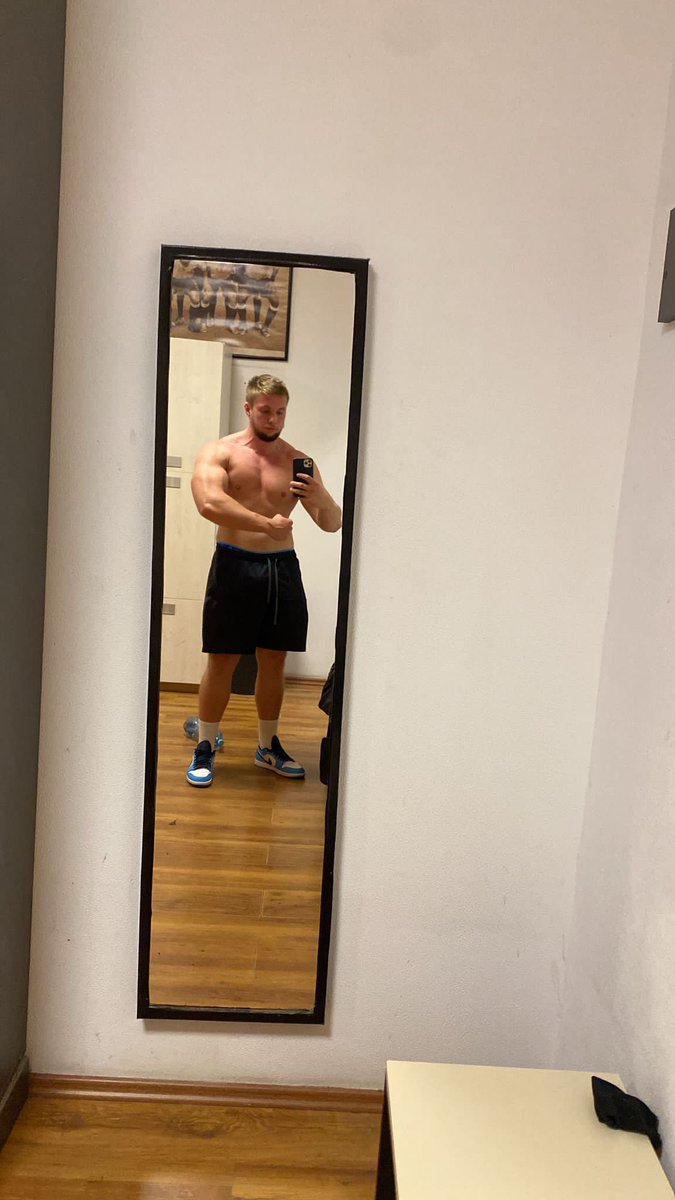hotmarkusbg's tweet photo. My muscles are in need of a loyal slave to worship them. Worship Daddy on Skype hotmarkusbg. #muscledomination #findom #muscledom #cashslave #slavemuscle #cashmaster #cashgod #findomslave #musclegod
@StidwillBrett @rt_slave_ma @RT2AUL @RTboy_ https://t.co/bNQB4uczdn