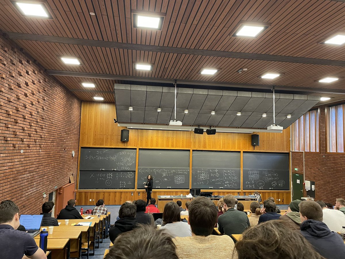 Second day of <a href="/GeminiCenter_QC/">Gemini Center on Quantum Computing</a> school! Really interesting lecture on Quantum Error Correction by Ben Brown. <a href="/lorenzo_leone_/">Lorenzo Leone</a> <a href="/dylanlewise/">Dylan Lewis</a> <a href="/raist272/">Rubén Ibarrondo</a>