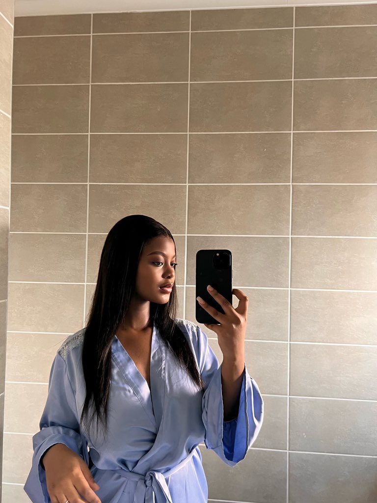 yamszwakalaa's tweet photo. i don’t remember the last time i put make up on. 🤍 https://t.co/NY2iQP7IZH