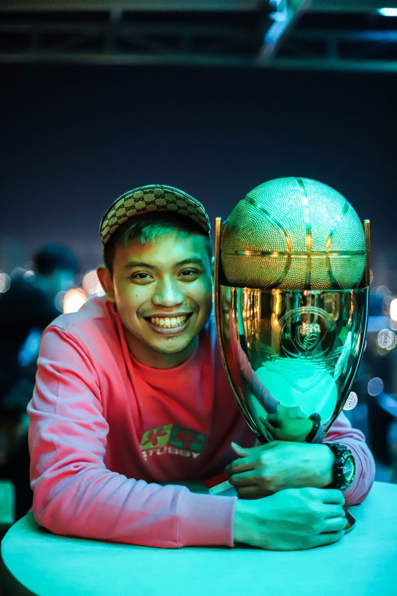 pelitajaya1987's tweet photo. Capt and his prize! https://t.co/1BeUxlrFTn