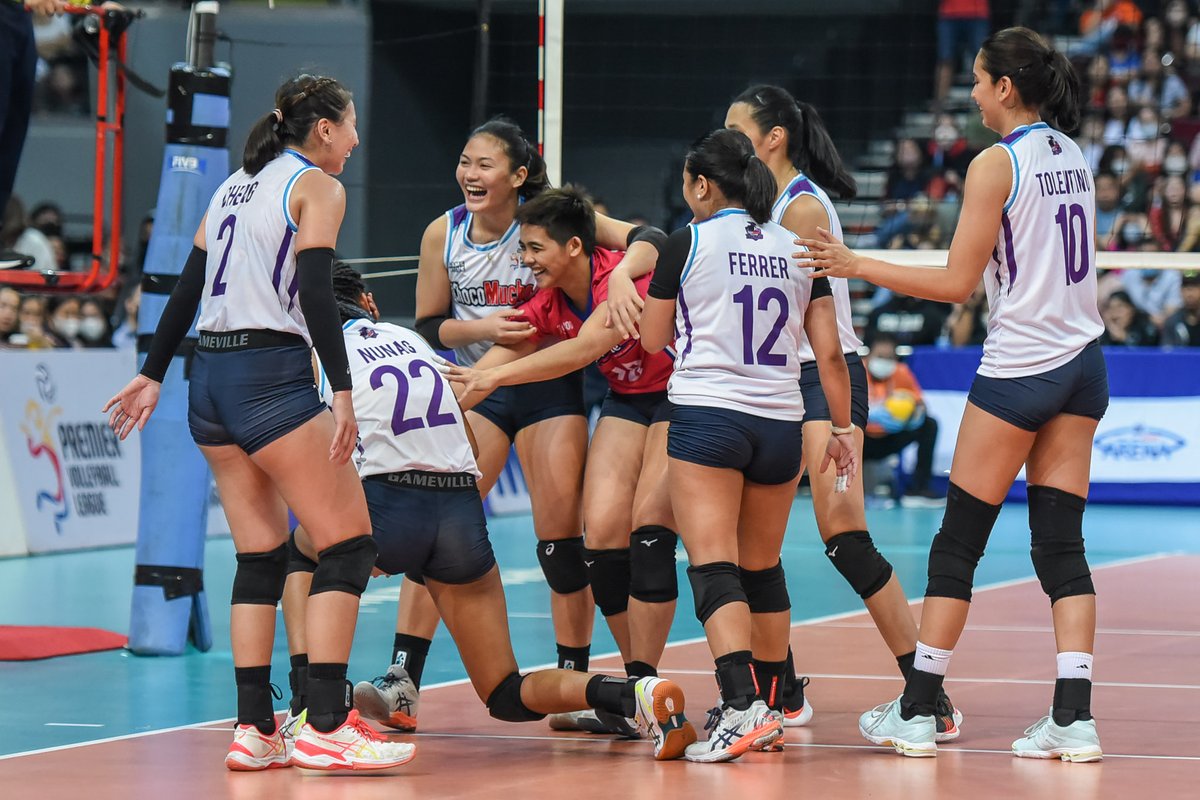 OneSportsPHL's tweet photo. Headhunter pala ah 😅

#PVL2022 #TheHeartOfVolleyball https://t.co/H1iivAKg5n