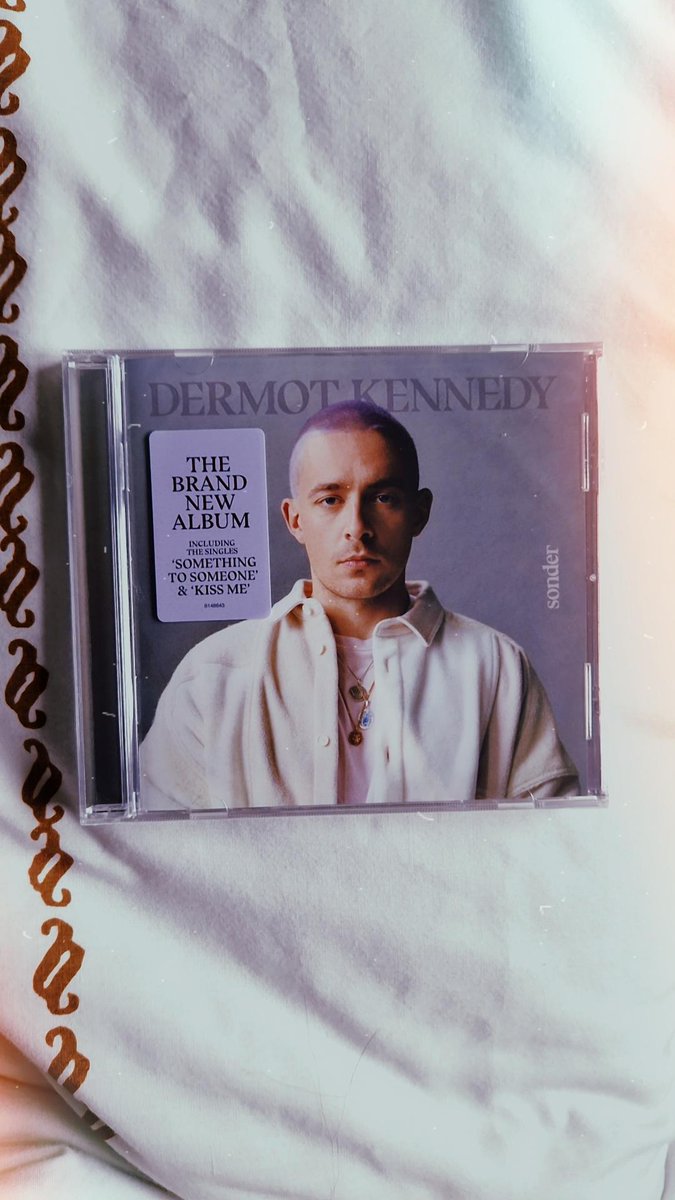Love_Music_1997's tweet photo. 💚💚💚 @DermotKennedy https://t.co/BWo3ErV0Ty