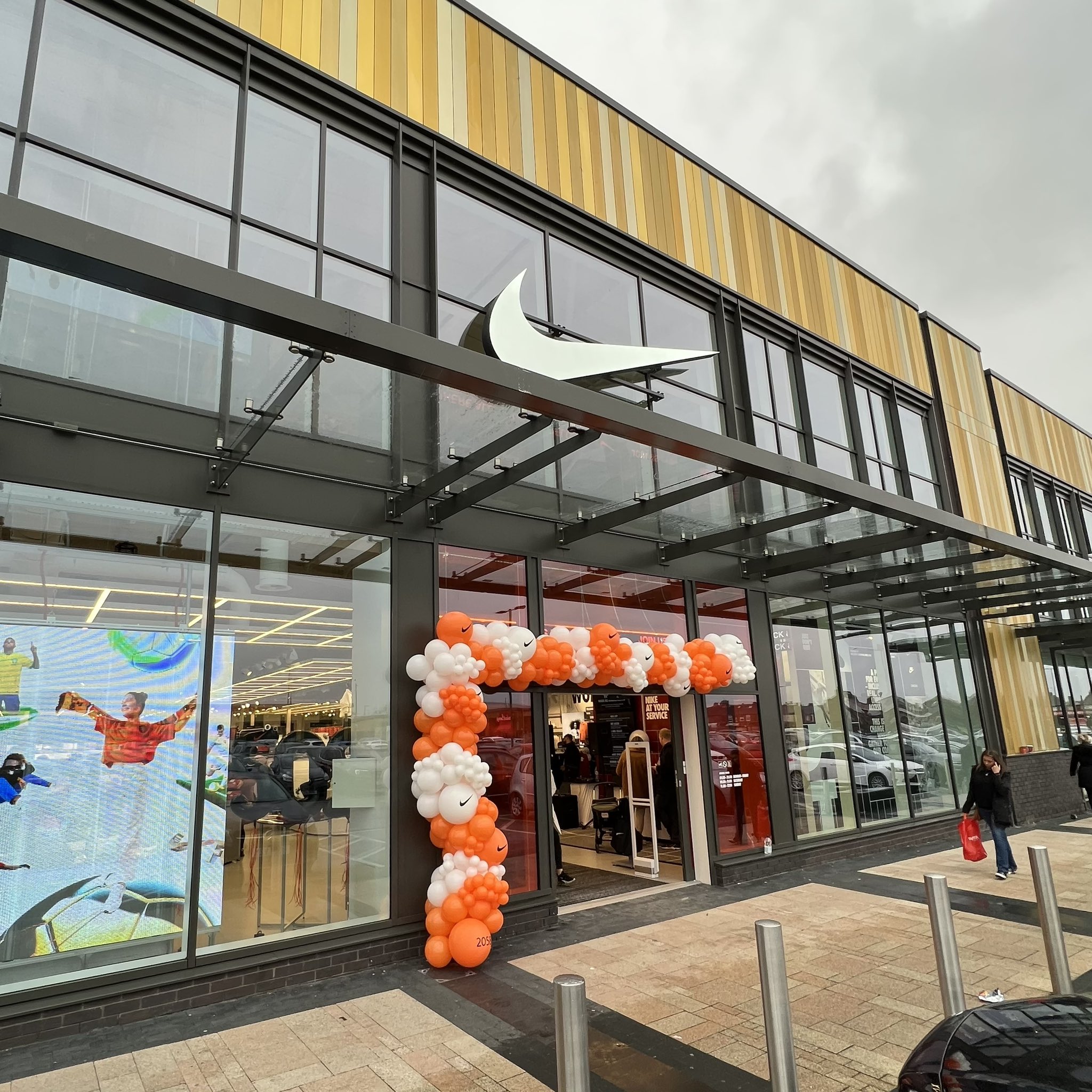 nike outlet open yet