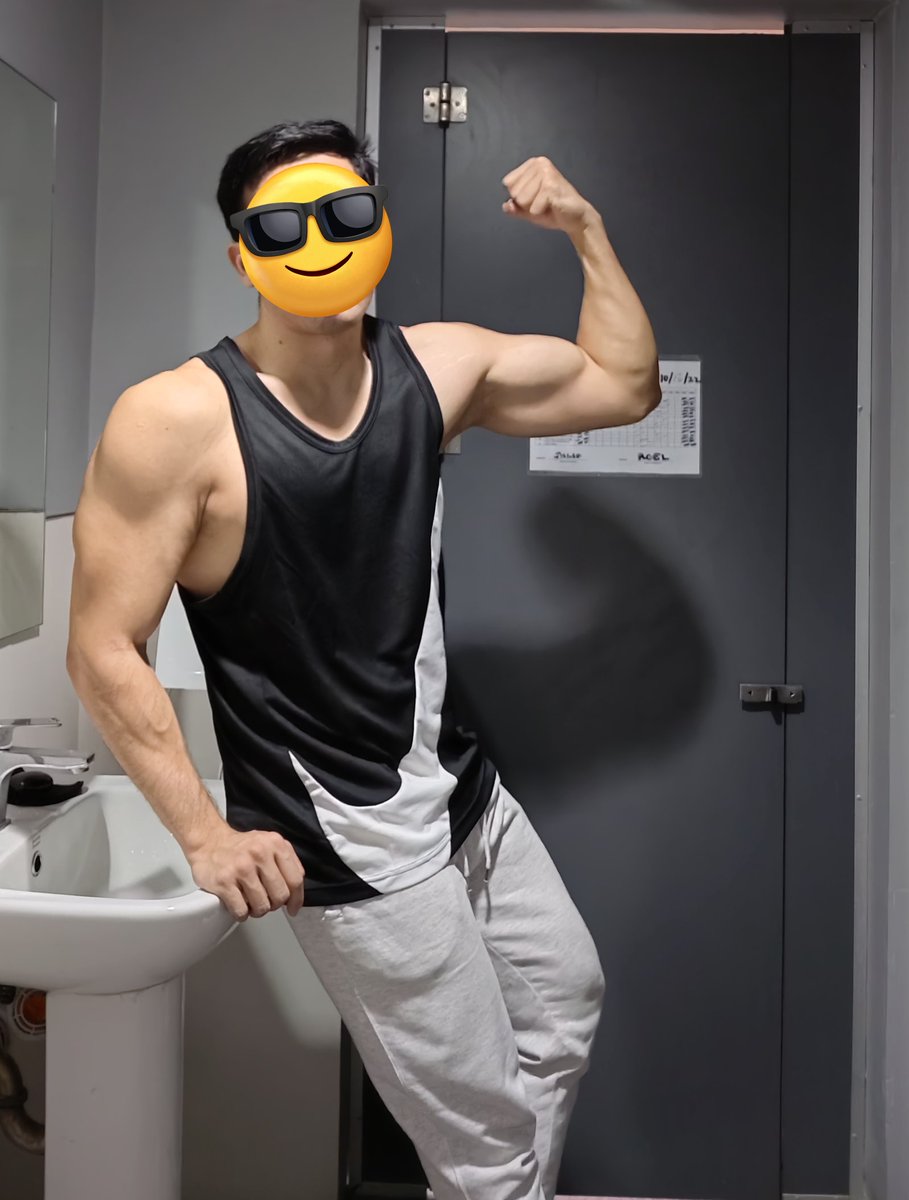 Chinito037's tweet photo. Progression.. #armsday #thursdaytraffic #workoutmotivation #goodvibes https://t.co/30oLSrHP4M