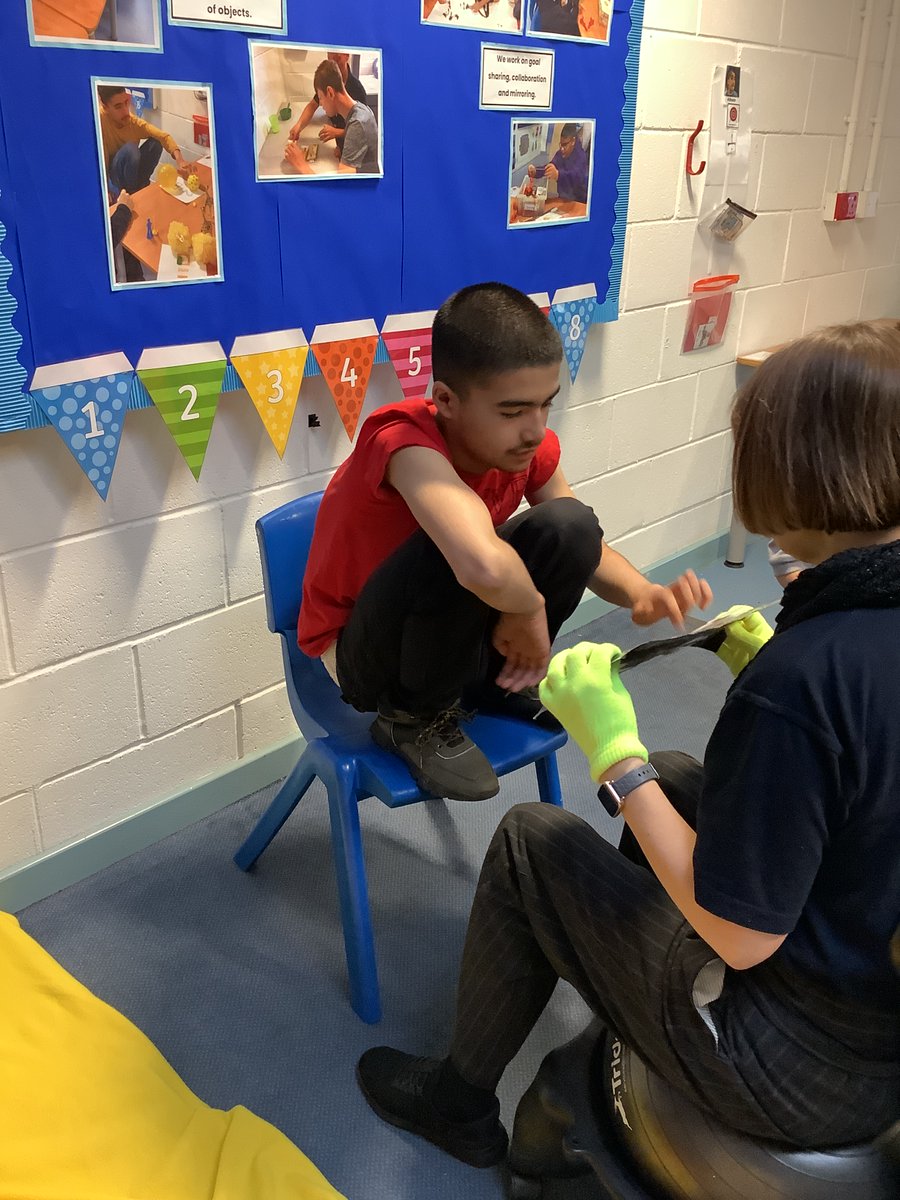 Fairfieldstweet's tweet photo. F10 used some bright yellow gloves to engage in positive looking #positivelooking. https://t.co/pDE50fzaxJ