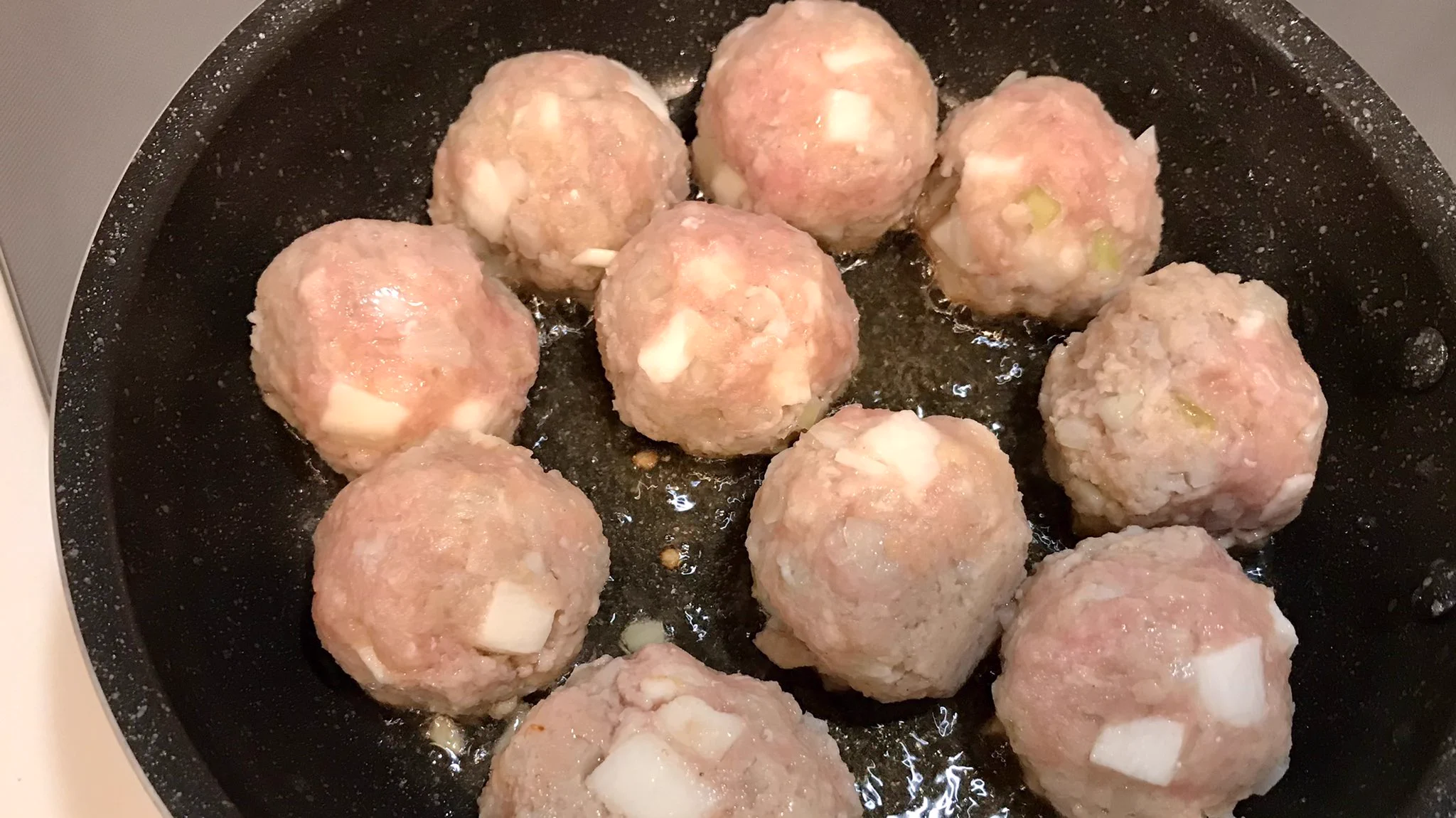 おいしさの秘訣は長芋♪旦那が毎回喜ぶ『あんかけ肉団子』レシピ