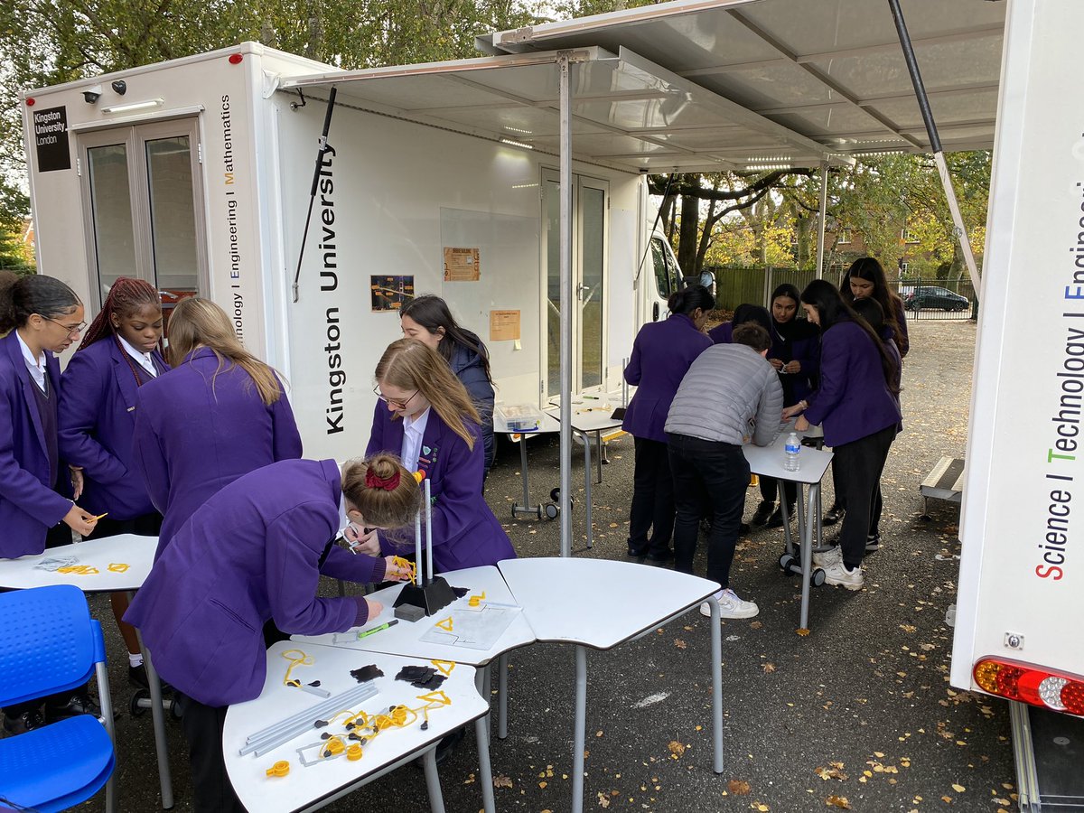 RLHSScience's tweet photo. Y10 and Y11 taking part in a Physics and Engineering workshop with ‘Lab in a Lorry’ by @KingstonUni @RicardsTweets @RicardsSTEAM #STEAM #STEM https://t.co/mhiHSY9B4Q