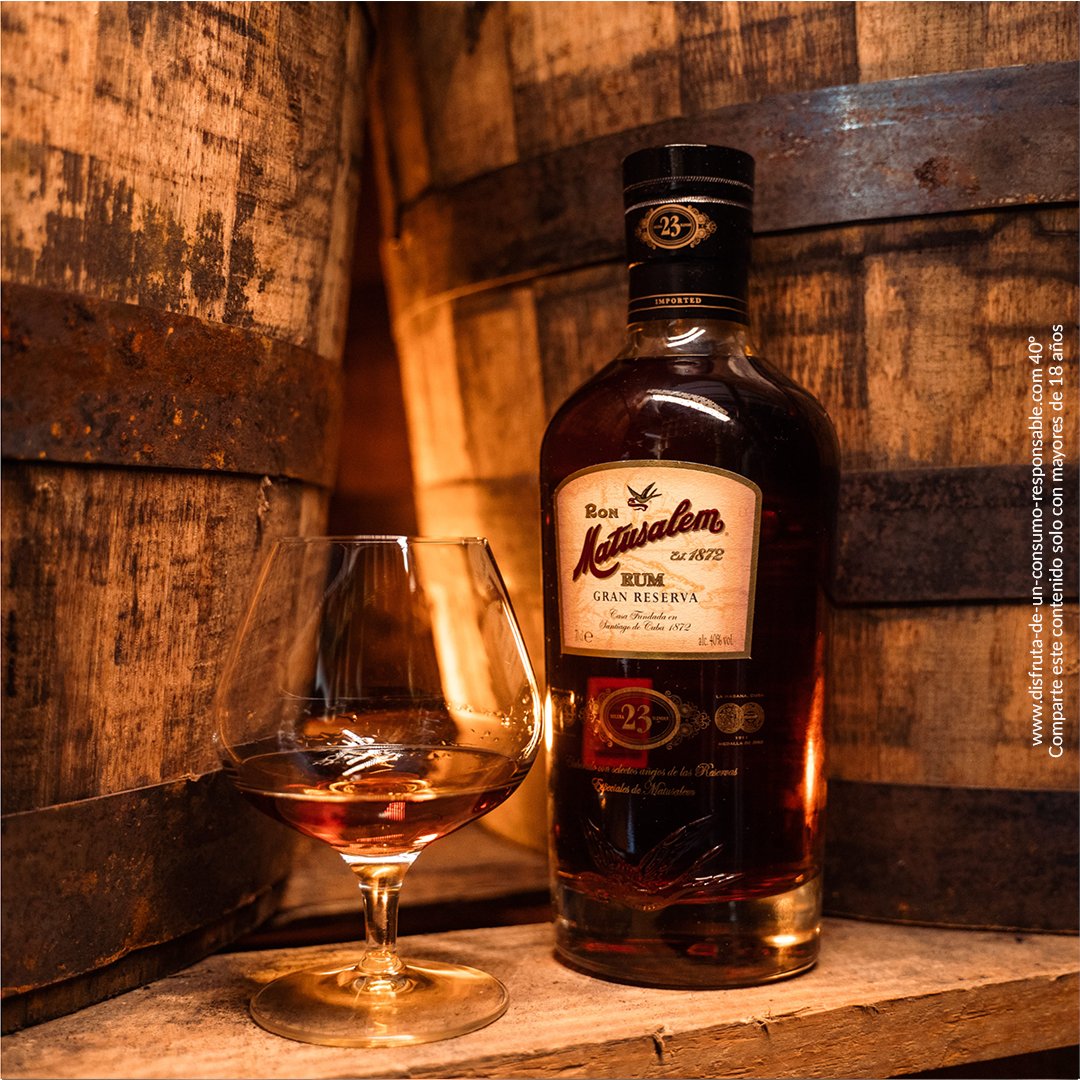 #RonMatusalemGranReserva 23 es nuestra máxima expresión en añejamiento de Solera. Es adorado por su deliciosa suavidad, bien equilibrado con notas de miel, vainilla con un final especiado y duradero. El ron añejo super premium para paladares sofisticados.