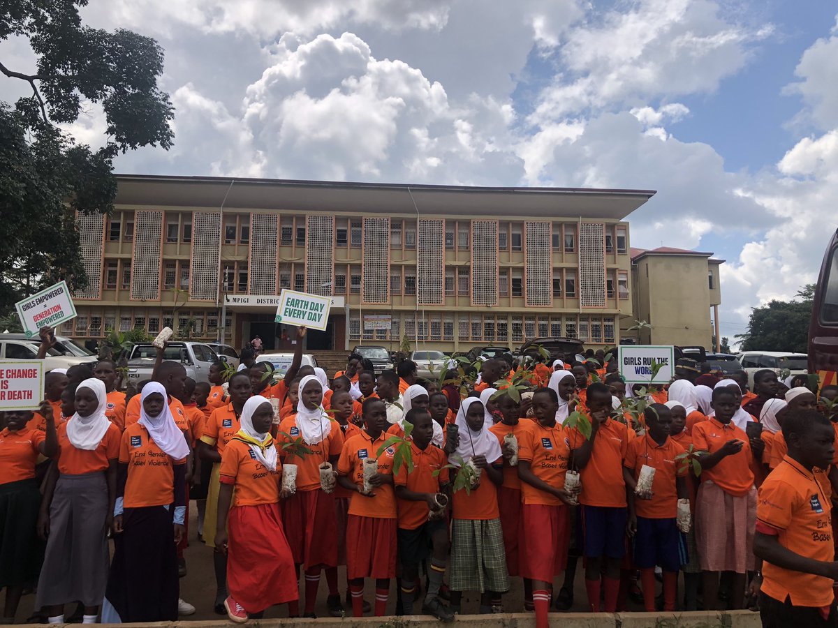 thenetcoGTIU's tweet photo. Picture Thread : On the sidelines of the #GirlSummitUg in Mpigi District today, We implemented and stood firm by our core commitment to #ClimateChange and acting now for a more greener and healthier earth.
We aren’t at #COP27 but all we want is : #MoreActionLessWords https://t.co/SkZmlfN7Mk