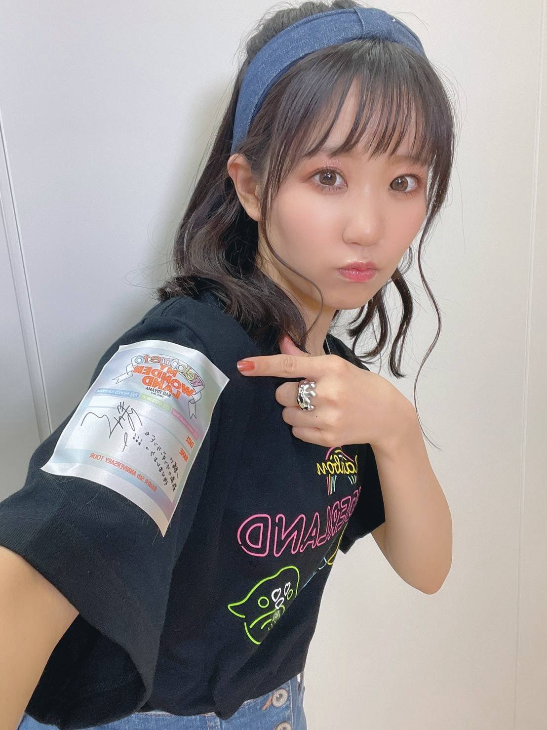 東山奈央　直筆サイン入り写真 東山奈央 直筆サイン入り缶バッジ 【当選通知書付き】 最終値下げ東山