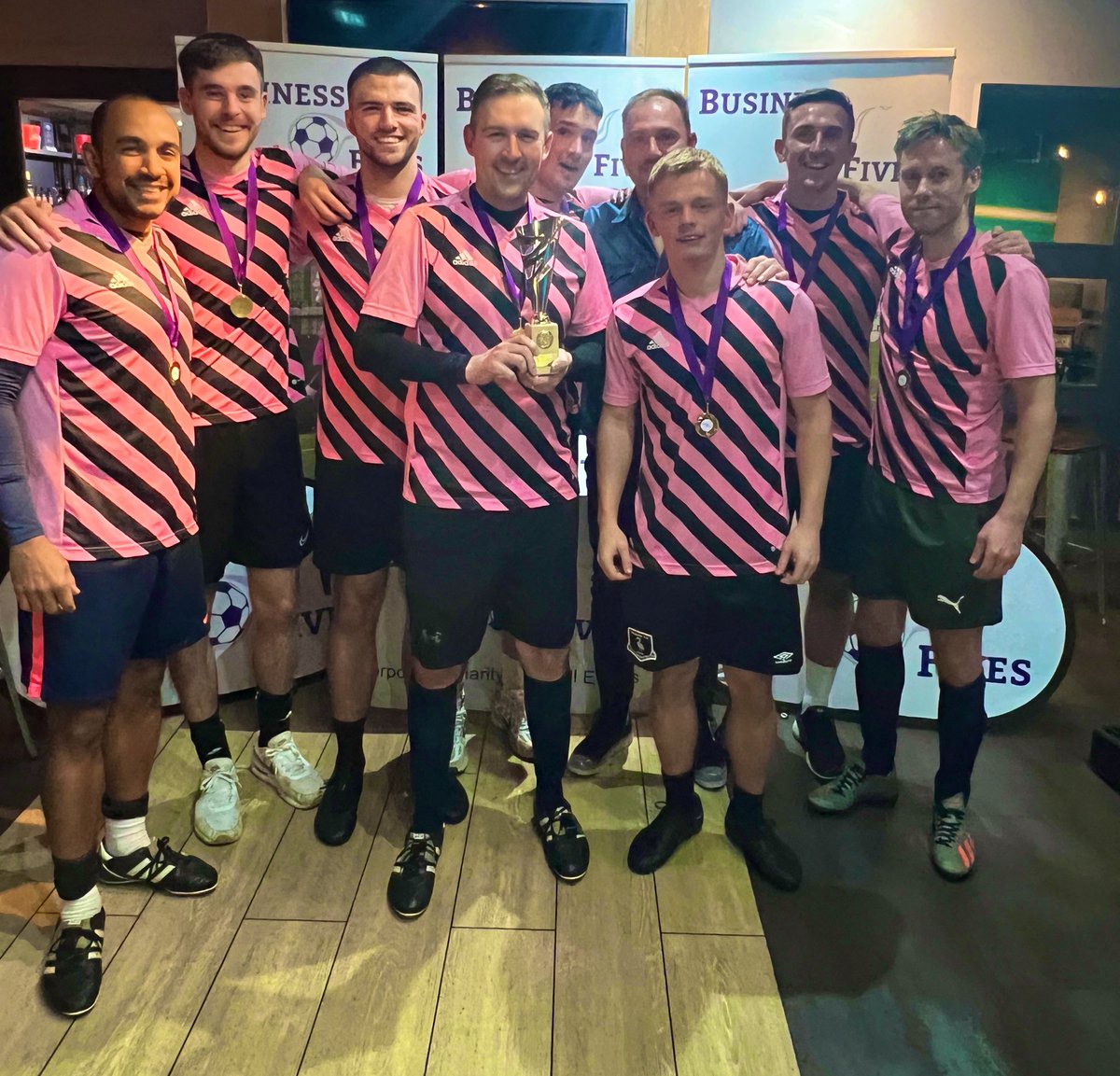 BusinessFives's tweet photo. A massive congratulations to our Champions League Winners @GIGRetail. They earn a further £350 to their chosen charity @ZarachLeeds and a spot at our National Finals in April👏🏻 ⚽️ 

#Leeds #biz5s https://t.co/OFPrAndivK