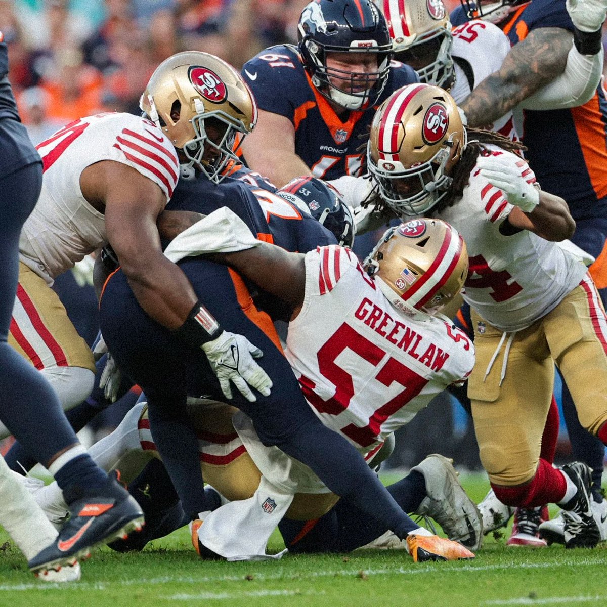 RitmoNfl's tweet photo. 🏈 Temporada 2022
La defensiva de #49ers está primera en...
➖ Primeros intentos permitidos/juego (16.6)
➖ Yardas permitidas/juego (280.6)
➖ Yardas terrestres permitidas/juego (82.7)
➖ Yardas/acarreo (3.43)
📸 @49ers
#DatosNFL
#FTTB https://t.co/5vPyUFbZog