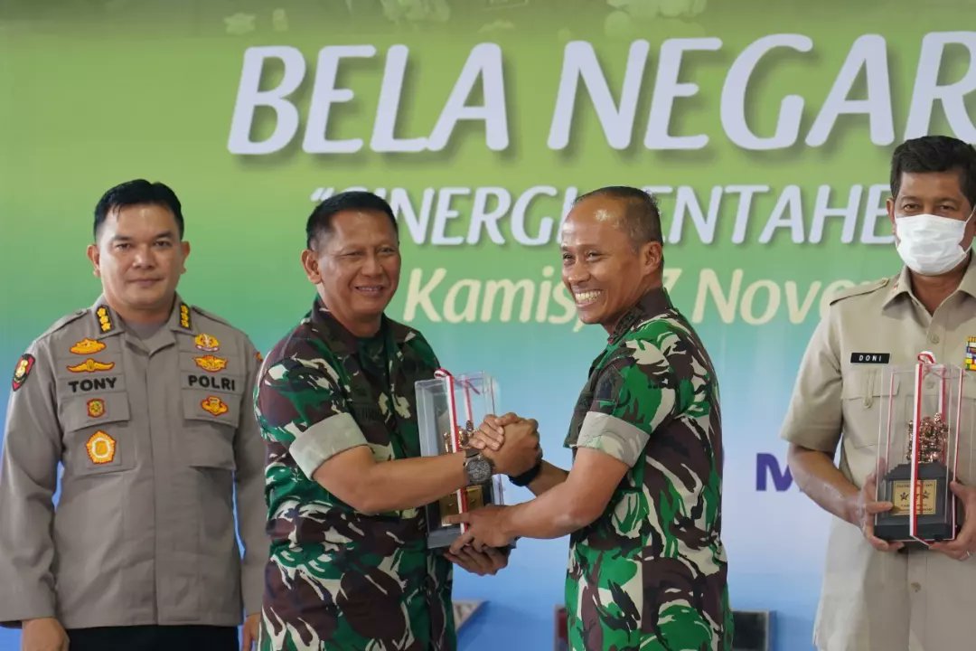 penkodiklatad's tweet photo. Bandung. Letjen TNI (Purn) Doni Munardo bersama Dankodiklatad Letjen TNI Ignatius Yogo Triyono, M.A. sebagai narasumber kegiatan bertema Bela Negara Menjaga Alam “Sinergi Pentahelix Sukseskan Citarum Harum” di Sektor 5 Citarum, Kab. Bandung, Jawa Barat. Kamis (17/11/2022) https://t.co/Go9eED40uL