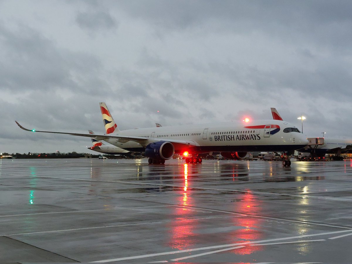 RampRatRick's tweet photo. @DaveWallsworth @Airbus A few more of @DaveWallsworth and WBH returning this morning. https://t.co/HHdkFi0y2S