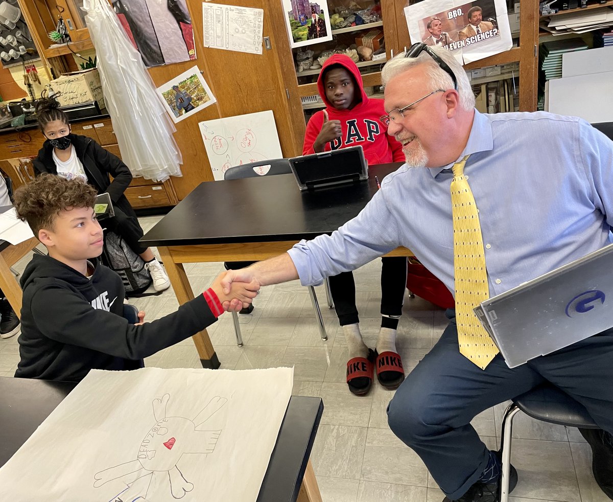 GreeceAthenaMS's tweet photo. Students in science creating "mind map" diagrams to explore connections that resulted in 'dead fish' in the Mississippi Delta.
@GreeceAthenaMS @GreeceCentral @GCSDsuper
#DomainsOfLearning https://t.co/42WcoVtpnb