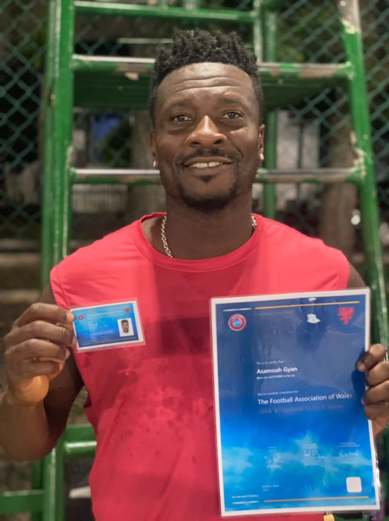 ASAMOAH_GYAN3's tweet image. Your new UEFA License Coach is here ❤️⚽️, thanks to all who made it possible &amp;amp; a special one to the Wales FA , this is just the beginning . January 2023 Coaching Clinic loading 🙏🏿