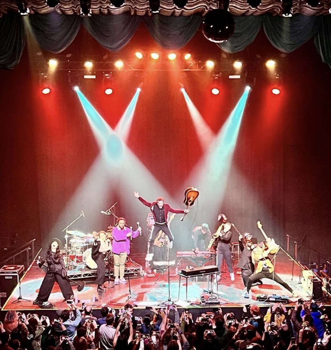 Los Angeles! Thank you for an amazing night. The perfect way to end the North American tour. #embryo 🙏❤️⚡️⚡️⚡️ 📸 <a href="/bartcoleman/">Bart Coleman</a>